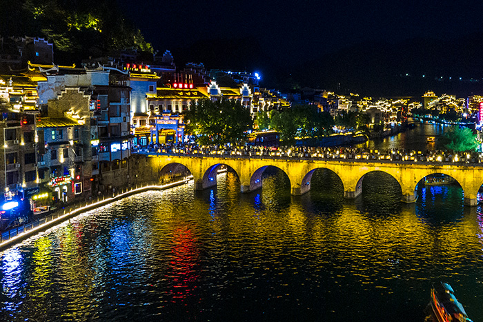 當(dāng)文旅亮化遇見科技：景區(qū)如何打造沉浸式夜游體驗(yàn)？
