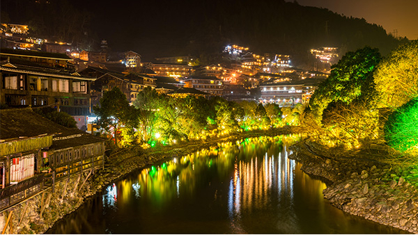 要根據(jù)不同的公園類(lèi)型打造特色的景觀照明設(shè)計(jì)